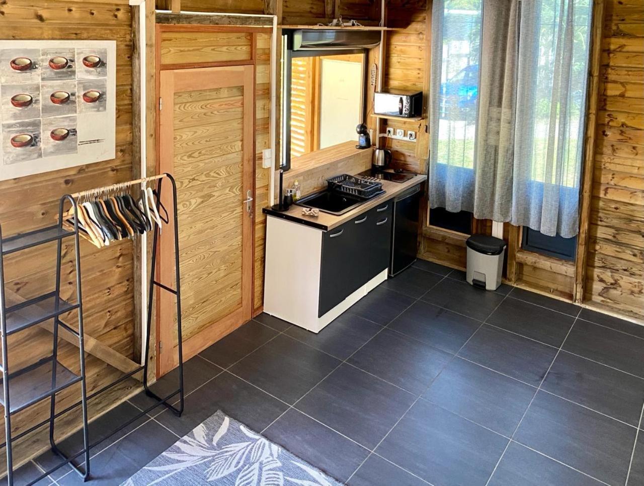 Charmant Bungalow Tout Confort Climatise - Terrasse Et Acces Plage ! Deshaies Exteriér fotografie