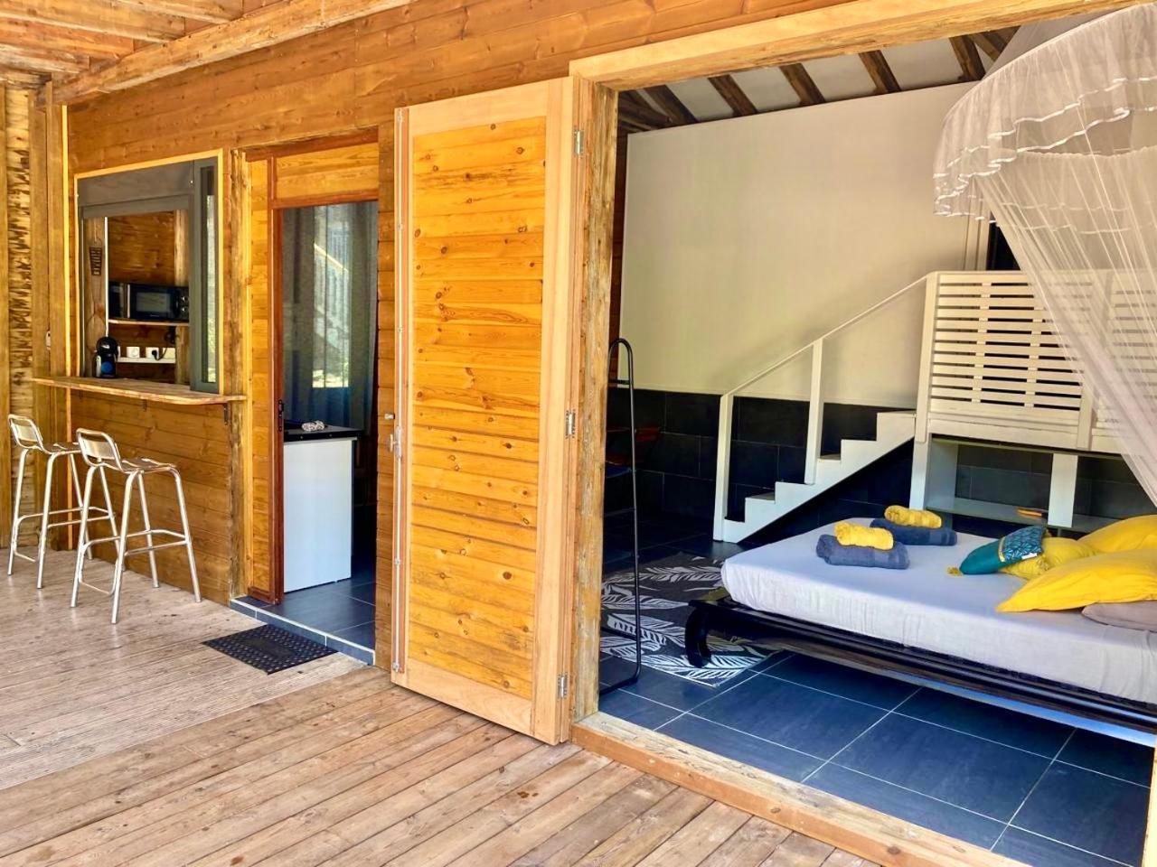 Charmant Bungalow Tout Confort Climatise - Terrasse Et Acces Plage ! Deshaies Exteriér fotografie